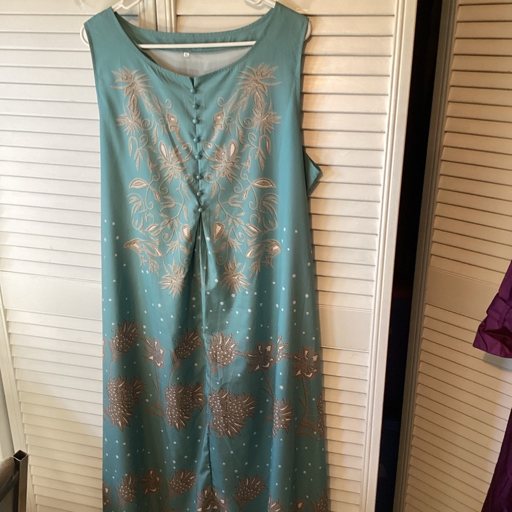 Beautiful printed lladies  maxi dress, size XL, brand missing